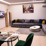 R103- Comfy And Spatious 1 Bedroom Apartment With Breathtaking City View - Belvedere
